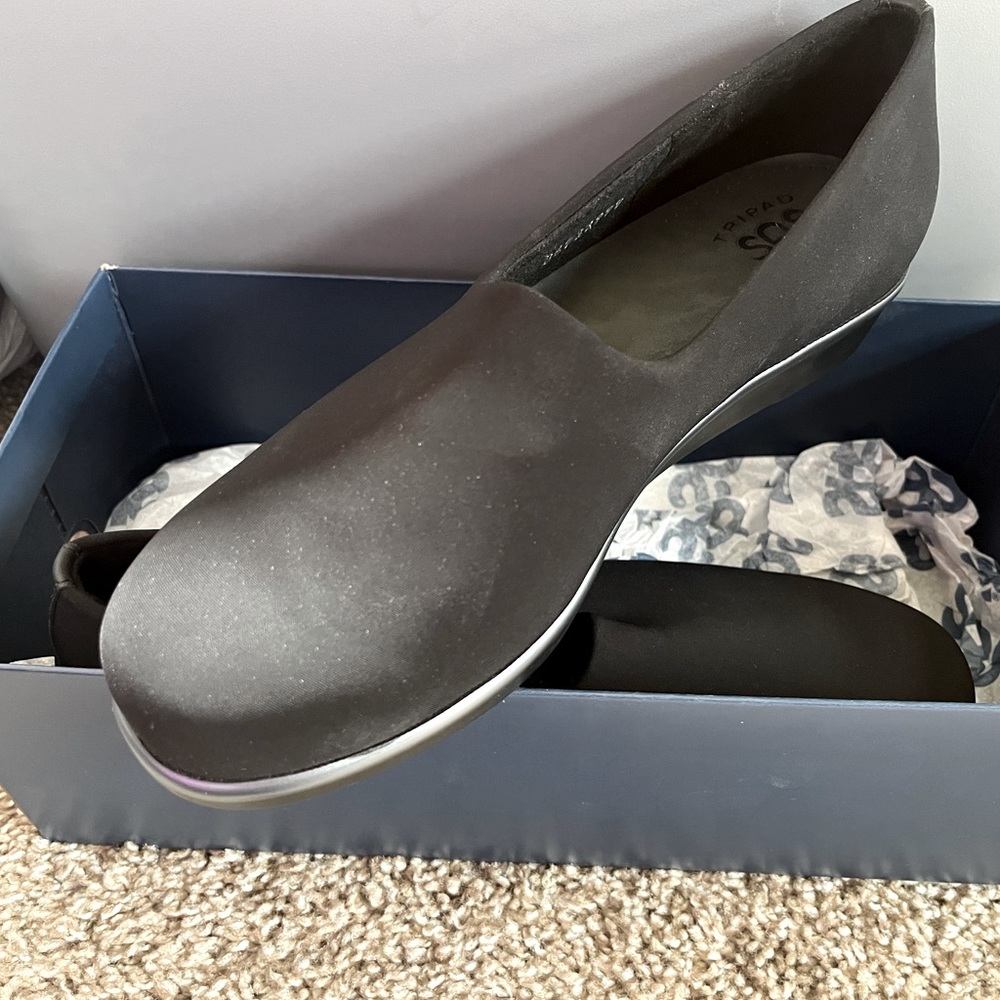 Women’s shoes. SAS brand. Size 7.